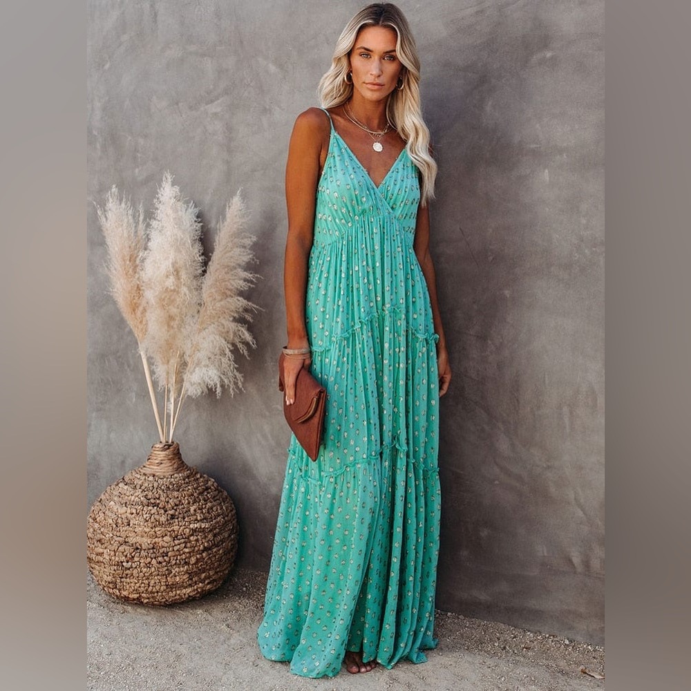 En creme maxi dress